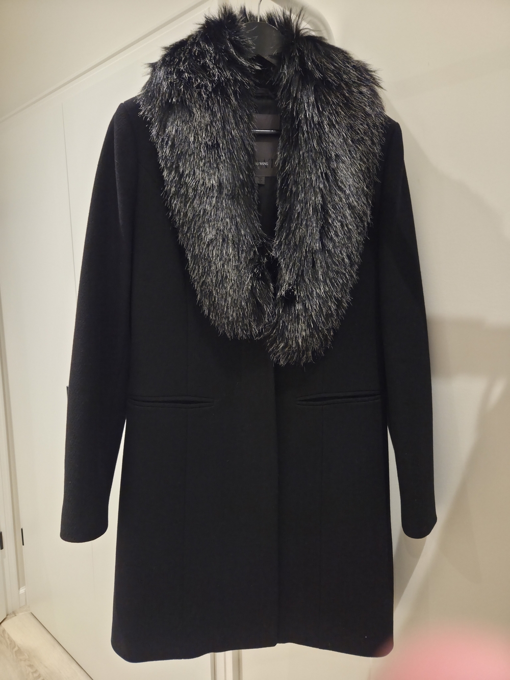 Vera Wang Black Coat with  Faux-Fur Shawl Collar S